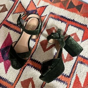 Arezzo Green Chunky Platform Velvet Heels sz 40